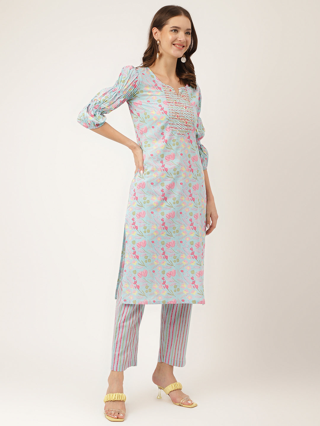 Blue Floral Print Cotton Kurta with Three-Quarter Sleeves and V-Neckline