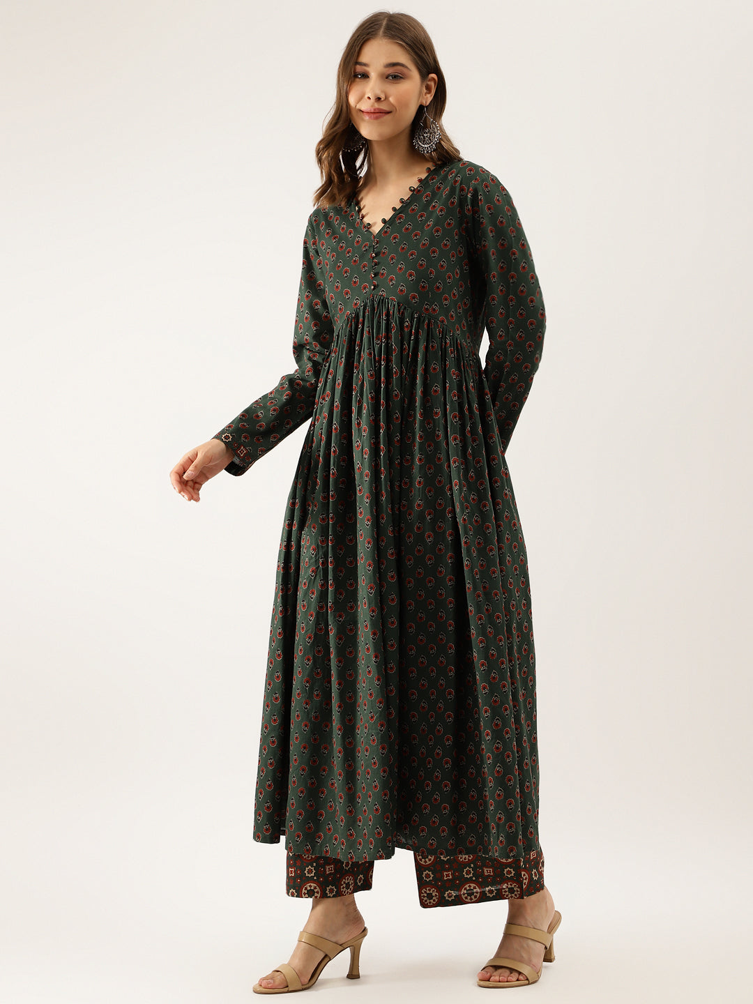 Dark green long-sleeved maxi dress with V-neckline in Green Floral Print Cotton Kurta set