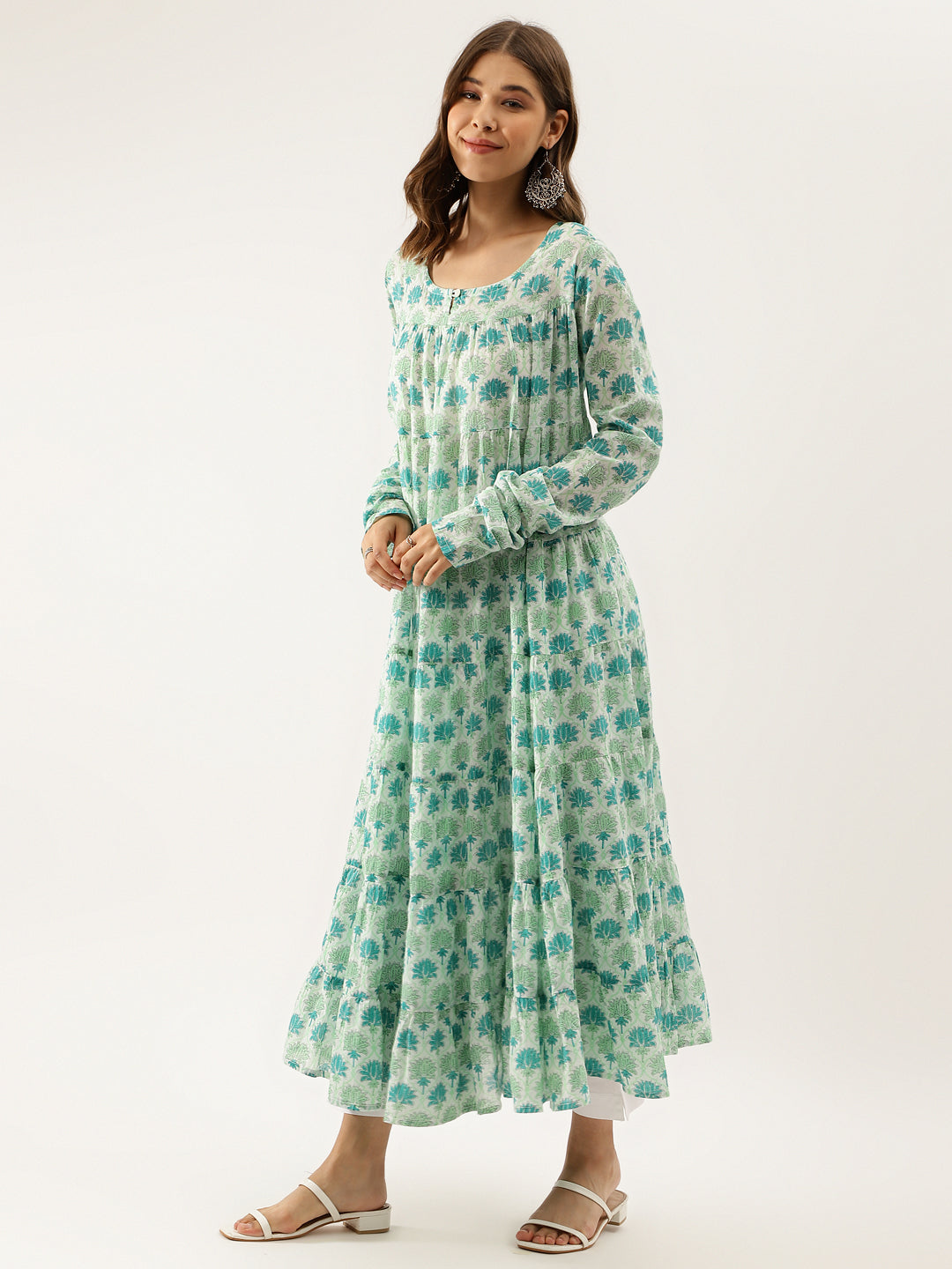 Long-sleeved maxi dress in green and white polka dots for Green Handblock Floral Kurta Set