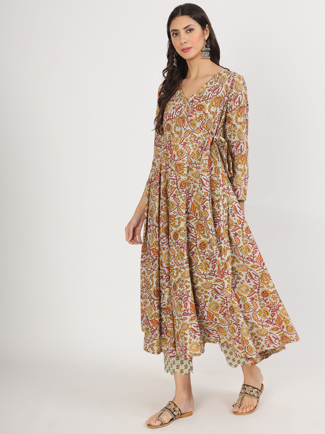 Floral print maxi dress in Green Floral Print Cotton Angrakha Kurta Pants set