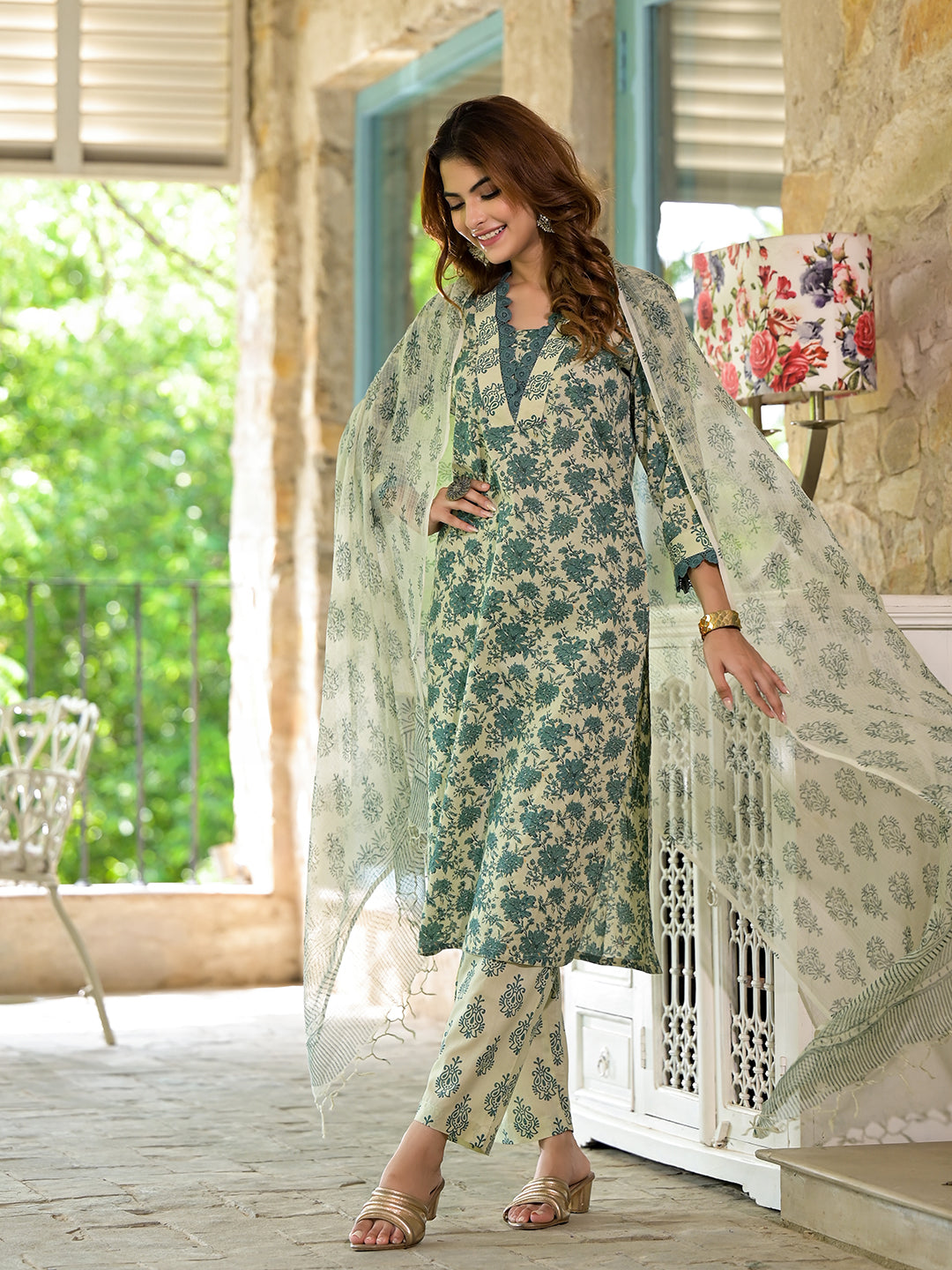 Bottle Green Floral Print Cotton Kurta Set for Women with Elegant Floral Patterns